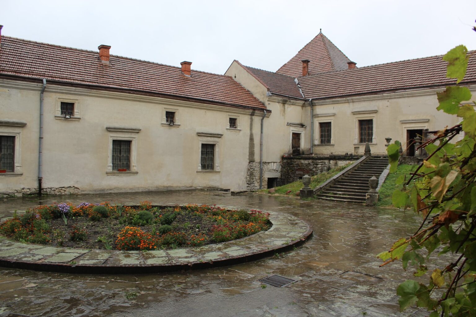 Свірзький замок — палац у Львівській обл | L&A | Ландшафт і архітектура